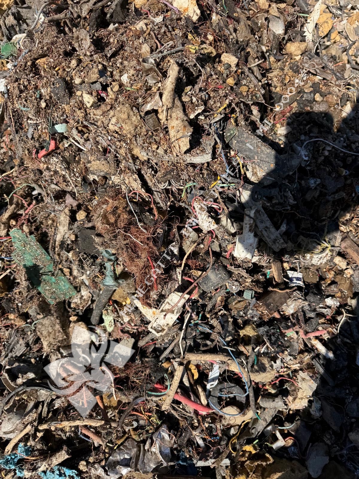 low-grade-mixed-metal-material-approx-25-metal-content-2.jpg
